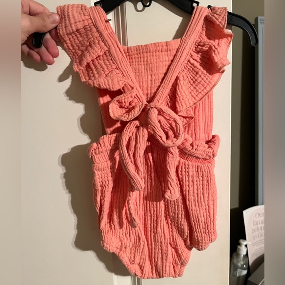 Boutique peach one piece baby outfit - Picture 2 of 2